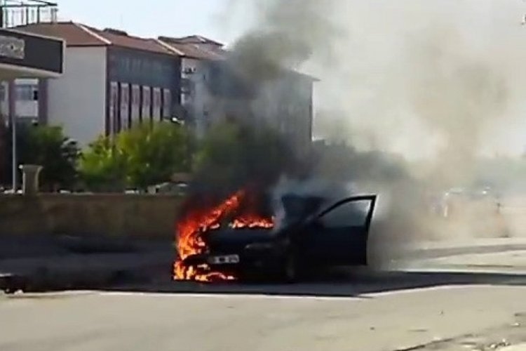 Adıyaman'da otomobil cayır cayır yandı