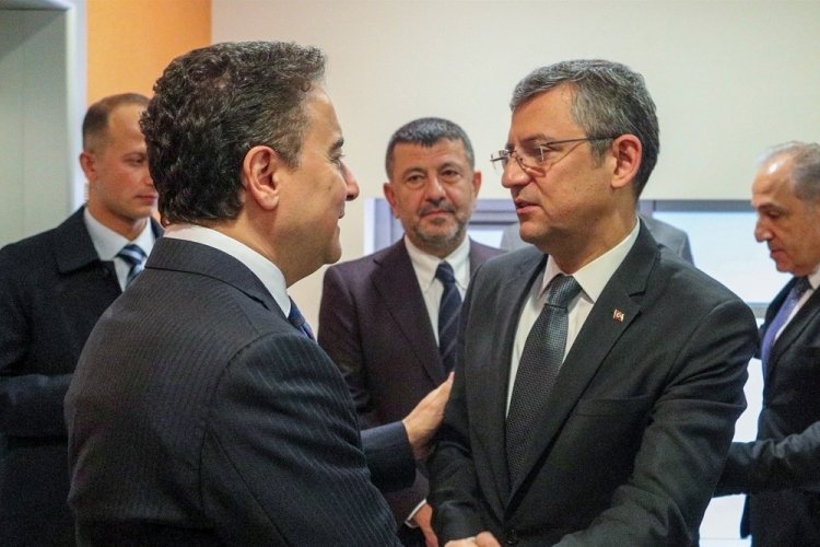 &Ouml;zg&uuml;r &Ouml;zel'den DEVA Partisi Genel Başkanı Babacan'a taziye ziyareti