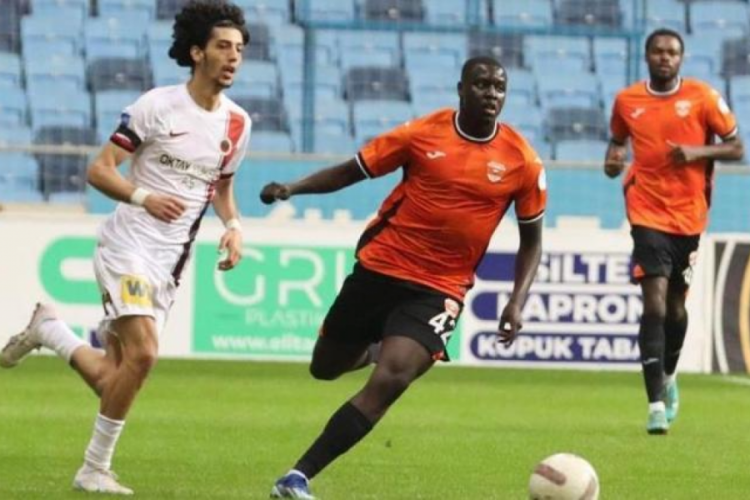 Gen&ccedil;lerbirliği, Adanaspor'u mağlup etti