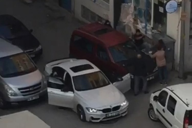 Bursa'da yol verme tartışması caddeyi boks ringine &ccedil;evirdi!