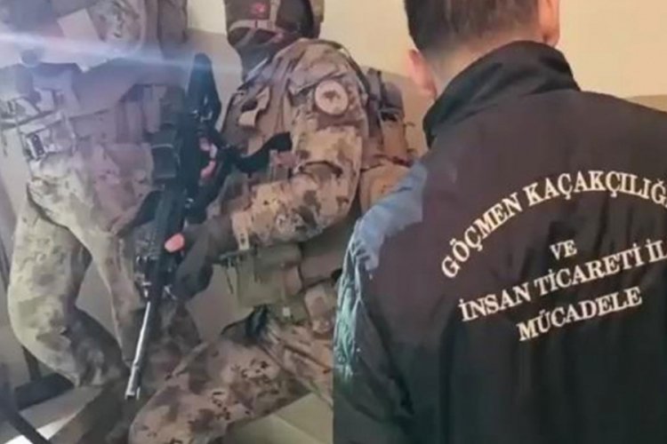 &Ccedil;etede polis de var n&uuml;fus memuru da! İstanbul'da g&ouml;&ccedil;men ka&ccedil;ak&ccedil;ılığı operasyonu