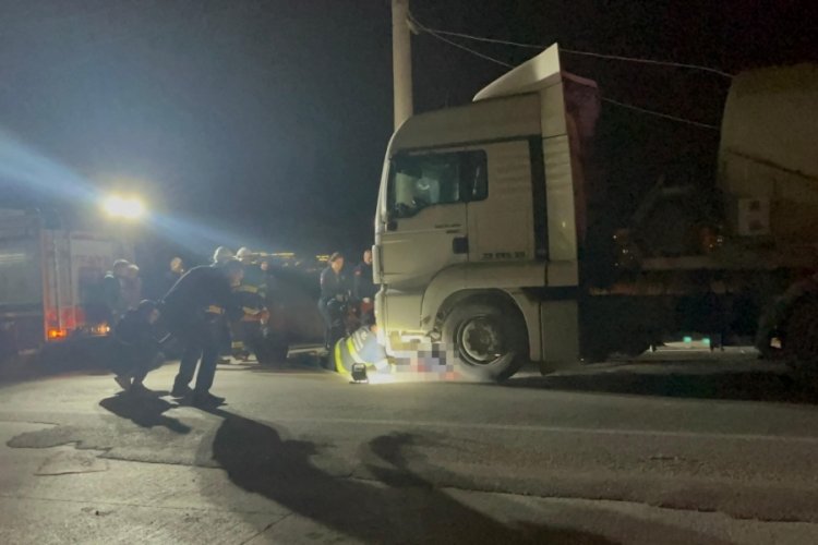 Balıkesir'de sağanak yağış k&ouml;pr&uuml; yıktı
