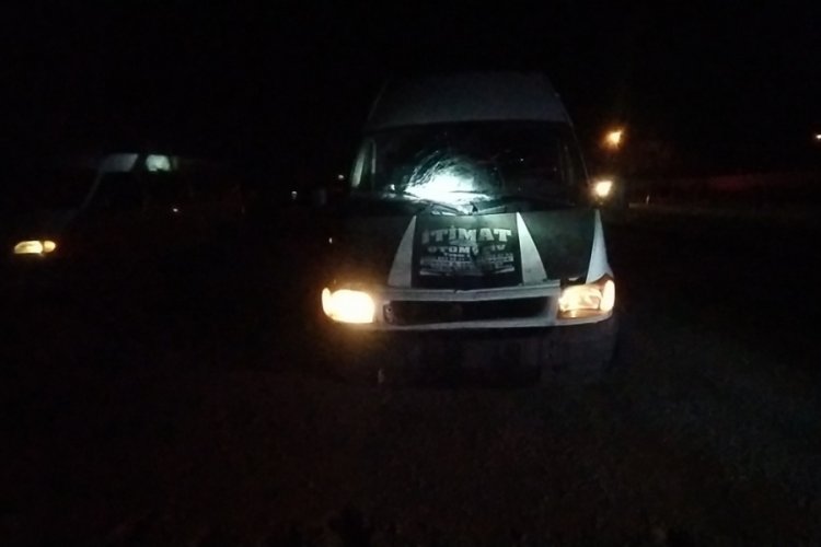 Kastamonu'da yol yapım &ccedil;alışmasında minib&uuml;s&uuml;n &ccedil;arptığı iş&ccedil;i ağır yaralandı