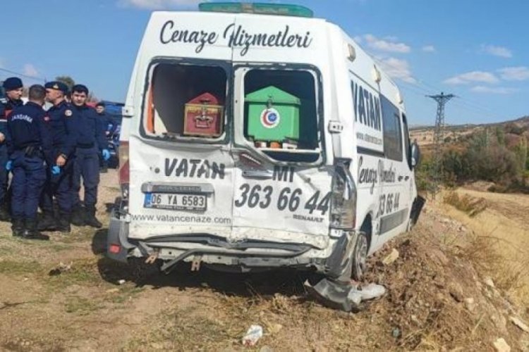 Osmaniye'de i&ccedil;inde cenaze bulunan cenaze aracını &ccedil;aldı