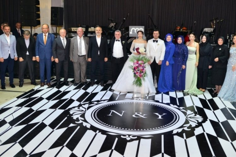 Bursa'da 14 şahitli g&ouml;rkemli nikah!