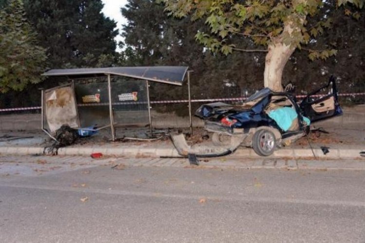 Kahramanmaraş'ta, ağaca &ccedil;arpan otomobilin s&uuml;r&uuml;c&uuml;s&uuml; &ouml;ld&uuml;