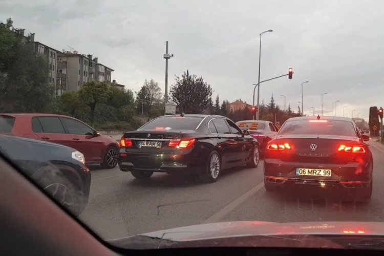 Karab&uuml;k'te d&uuml;ğ&uuml;n konvoyu tehlikesi! 3 şeridi kapattılar