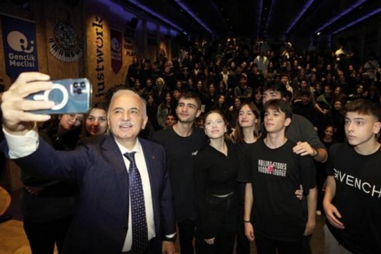 İstanbul'da &uuml;niversiteli &ouml;ğrencilere burs desteği