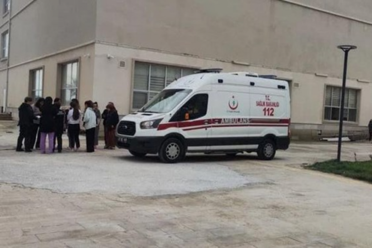 Isparta'da yurtta kalan 90 &ouml;ğrenci hastanelik oldu