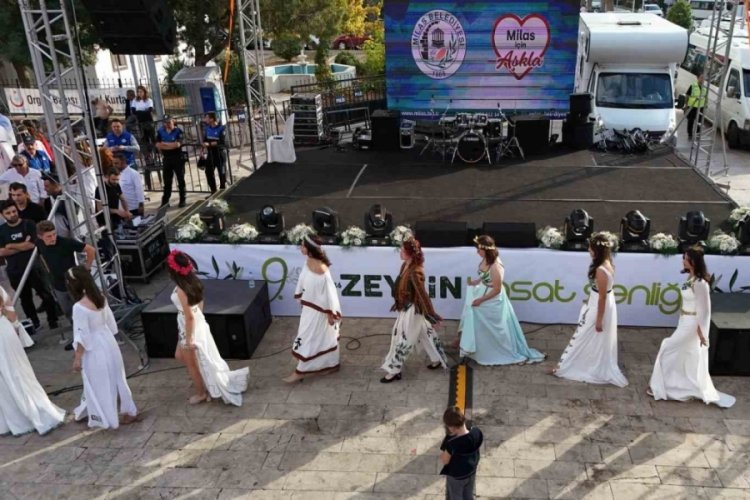Muğla'da Karya defilesi yoğun ilgi g&ouml;rd&uuml;
