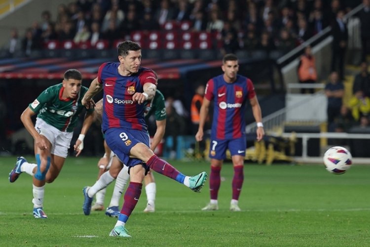 Barcelona'yı Lewandowski kurtardı