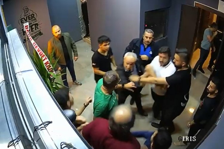 Aydın'da alkoll&uuml; mekanda &ccedil;ıkan kavgada polis ve gazeteci darp edildi