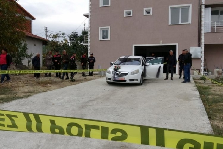 Burdur'da havaya ateş a&ccedil;an damat, kazayla arkadaşını vurdu!