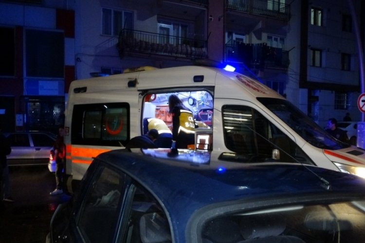 Uşak'ta bı&ccedil;aklı kavga, 3 yaralı