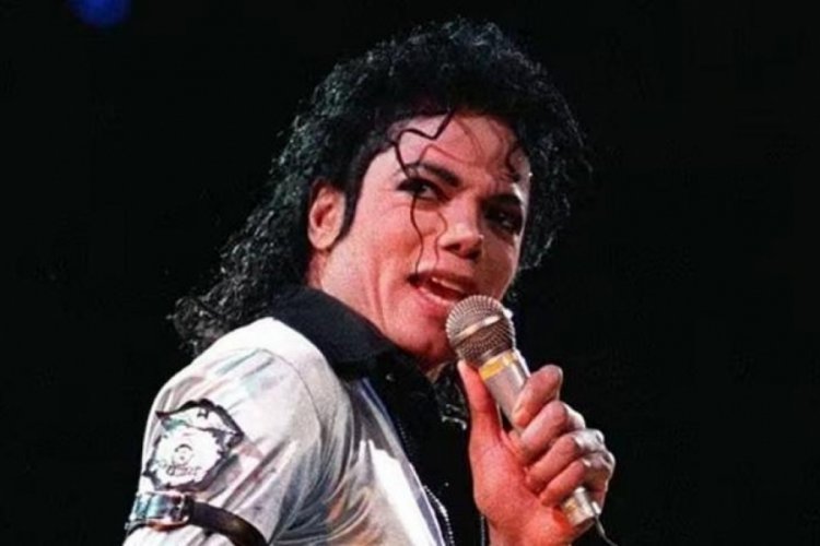 Michael Jackson'ın Pepsi ceketi m&uuml;zayedede rekor fiyata satıldı!