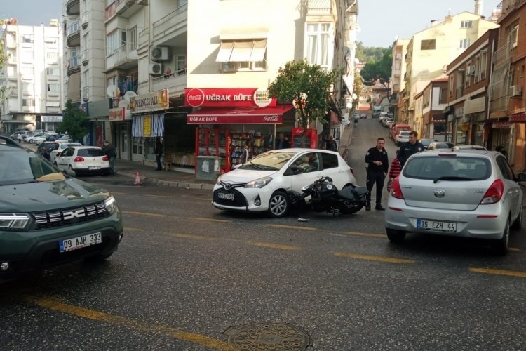 Aydın'da motosiklet, otomobilin tekerleğine saplandı