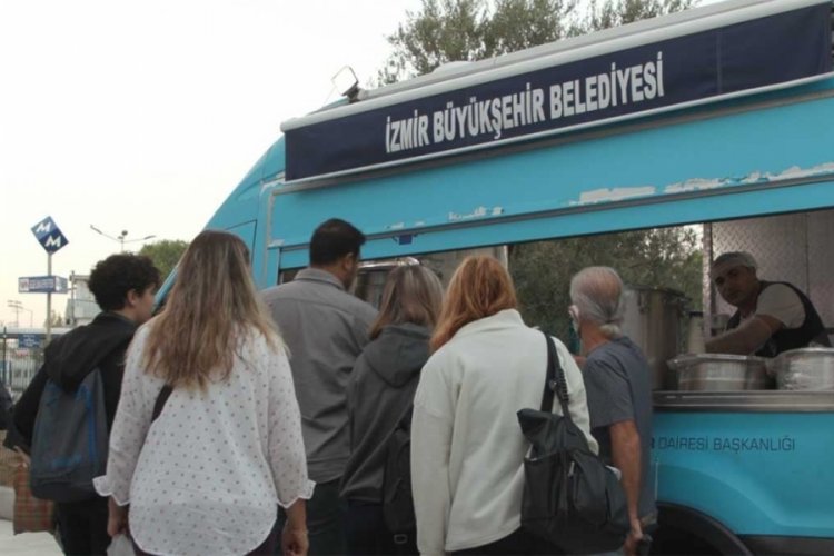 İzmir'de gen&ccedil;ler derse "G&uuml;naydın &Ccedil;orbası" i&ccedil;erek giriyor