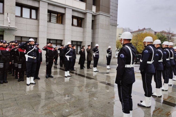 Şehit polis i&ccedil;in İstanbul Emniyet M&uuml;d&uuml;rl&uuml;ğ&uuml;nde t&ouml;ren d&uuml;zenlendi