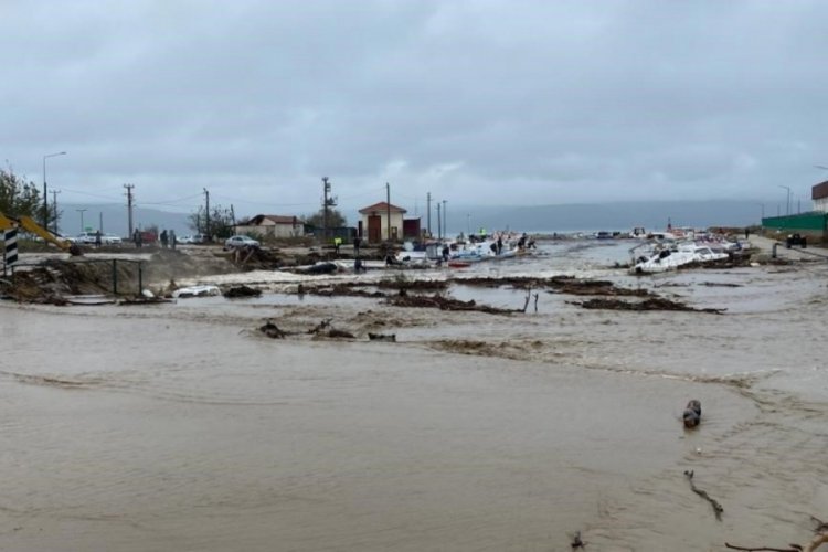 &Ccedil;anakkale'de Kepez Deresi taştı