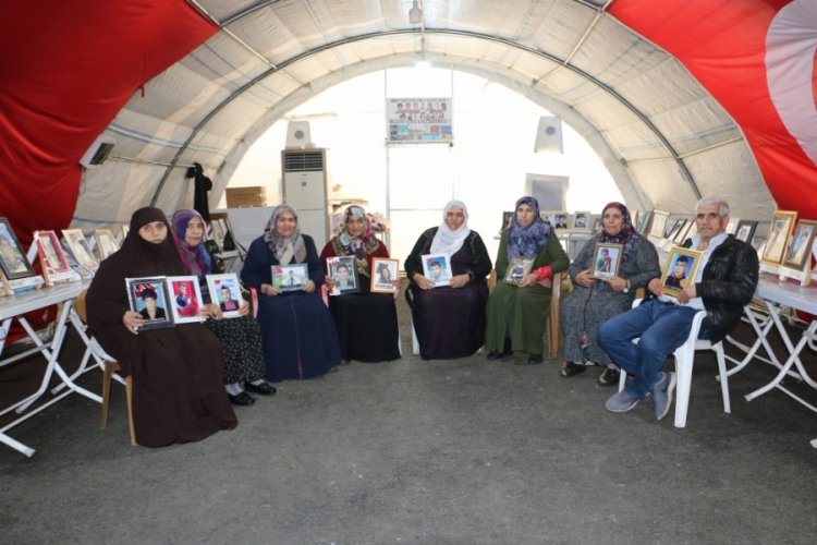 Diyarbakır anneleri bin 533 g&uuml;nd&uuml;r &ccedil;ocukları i&ccedil;in n&ouml;bette