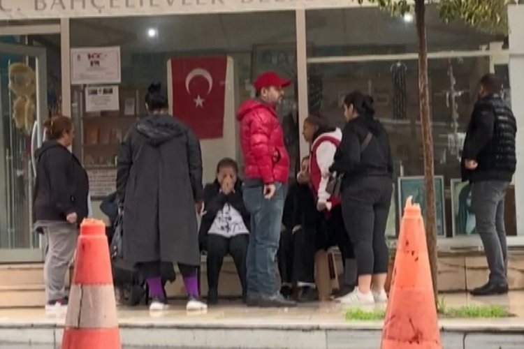 İstanbul'da eşi tarafından katledilen anne ile 3 &ccedil;ocuğu, son yolculuğuna uğurlandı