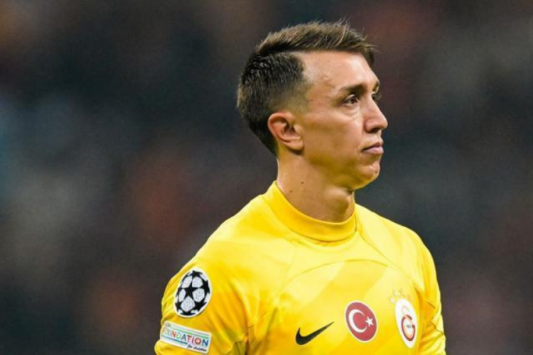 Muslera ve Torreira'ya k&ouml;t&uuml; haber!