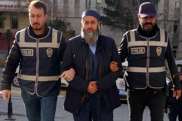 Atat&uuml;rk'e hakaret eden d&ouml;nerci hakkında su&ccedil; duyurusunda bulunuldu: Veremken d&ouml;ner kesmiş!