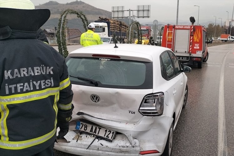 Karab&uuml;k'teki zincirleme kaza: 2 &ccedil;ocuk yaralandı