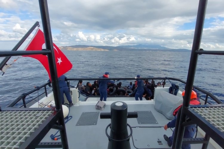 İzmir a&ccedil;ıklarında 39 d&uuml;zensiz g&ouml;&ccedil;men kurtarıldı