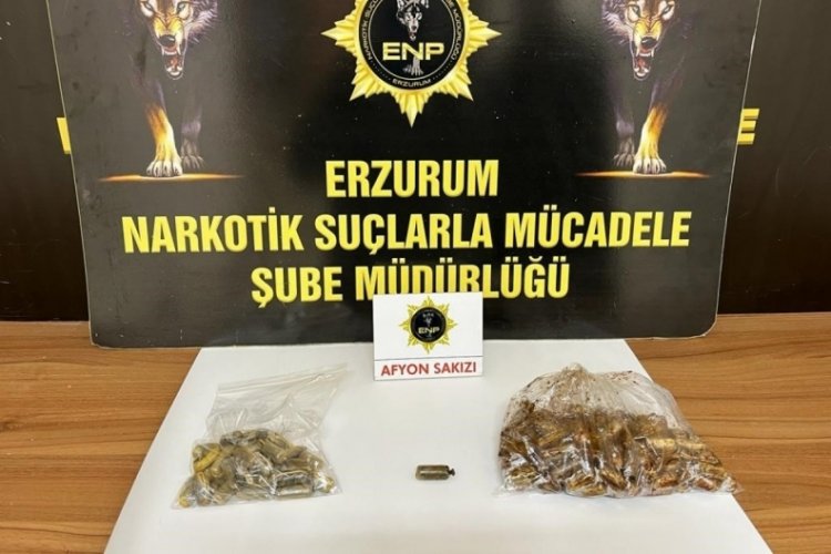 Erzurum'da bir şahsın karnından 1 kilo 134 gram afyon sakızı &ccedil;ıktı