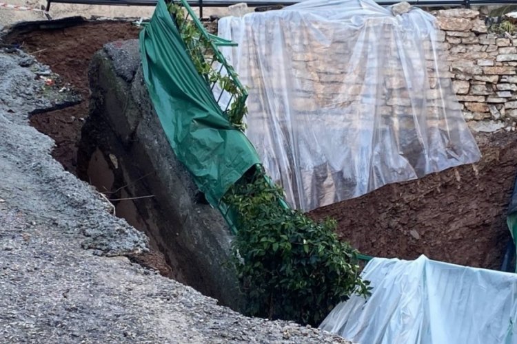 İstinat duvarı &ccedil;&ouml;km&uuml;şt&uuml;, hasarın boyutu ortaya &ccedil;ıktı