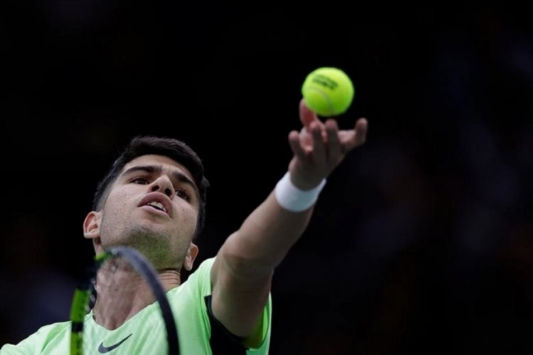 Carlos Alcaraz, ATP Finalleri'ne yenilgiyle başladı