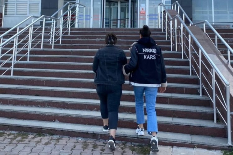 Kars'ta İran uyruklu kadının makatında uyuşturucu bulundu