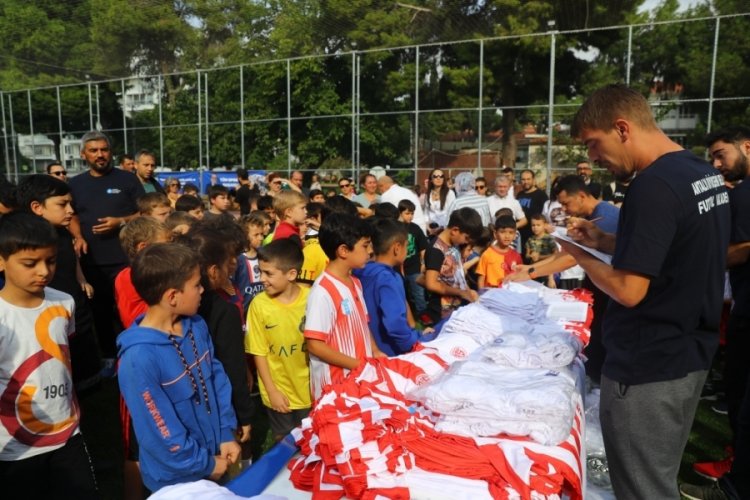 Antalya B&uuml;y&uuml;kşehir Futbol Akademisi başladı