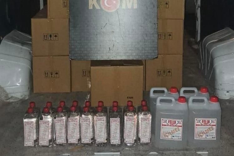 Balıkesir'de bin 20 litre etil alkol ele ge&ccedil;irildi