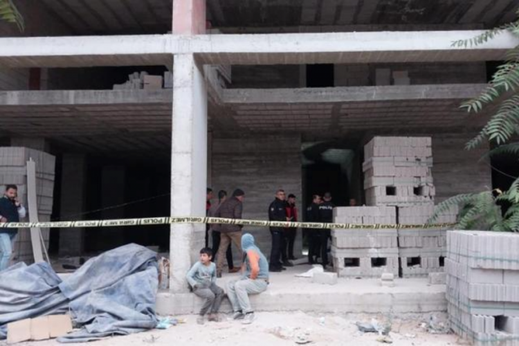 Niğde'de inşaatın asans&ouml;r boşluğunda cansız beden bulundu!