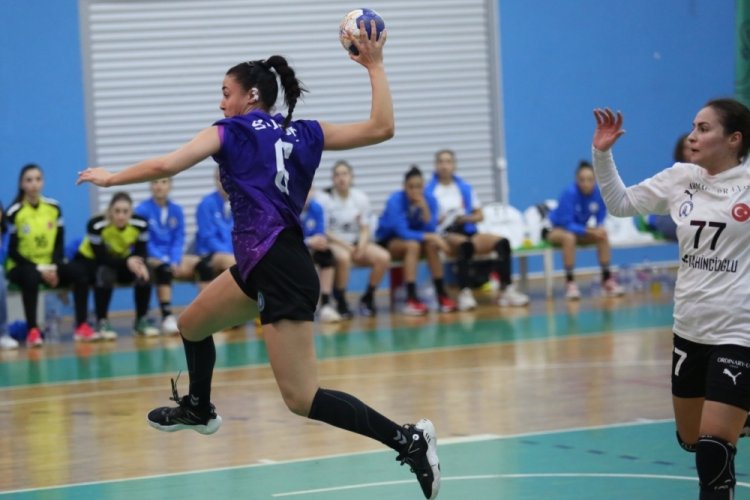 Bursa B&uuml;y&uuml;kşehir Belediyespor, Armada Praxis Yalıkavak'a mağlup oldu