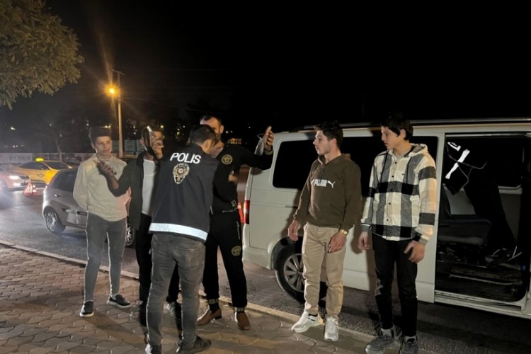 Kilis'te g&uuml;ven ve huzur uygulaması: 2 firari h&uuml;k&uuml;ml&uuml; yakalandı