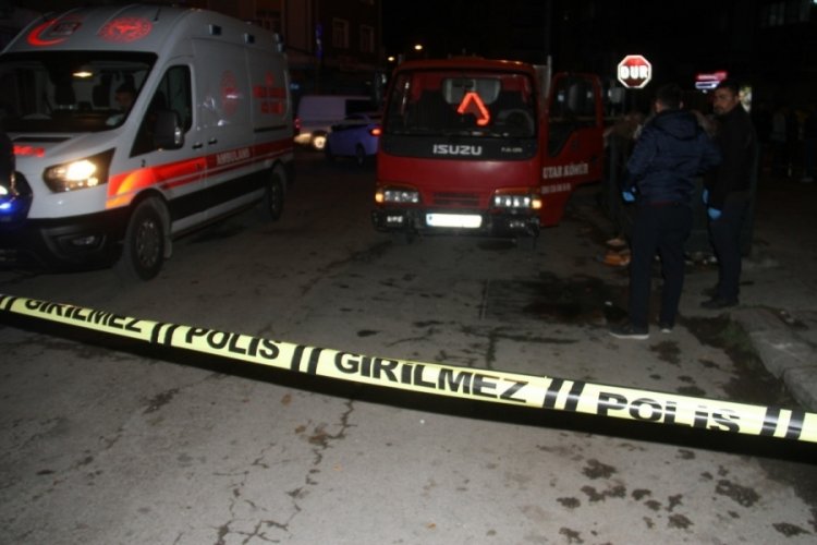 Kamyonet s&uuml;r&uuml;c&uuml;s&uuml; direksiyon başında &ouml;l&uuml; bulundu