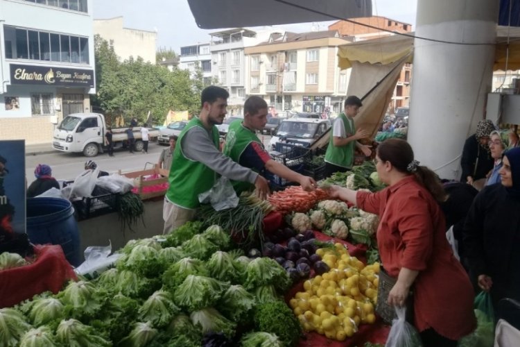 Bursa'da vatandaşlar tezgah gelirini Gazze'ye bağışladı