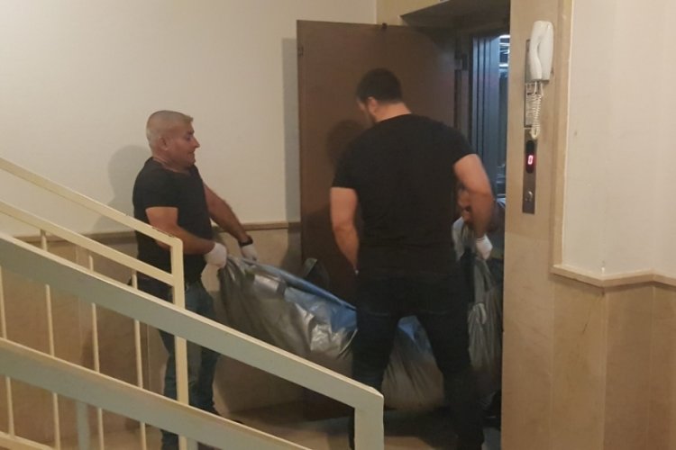 Antalya'da oğlu ile g&ouml;r&uuml;nt&uuml;l&uuml; konuşurken kalp krizi ge&ccedil;irdi! 2 saat sonra cesedi bulundu!