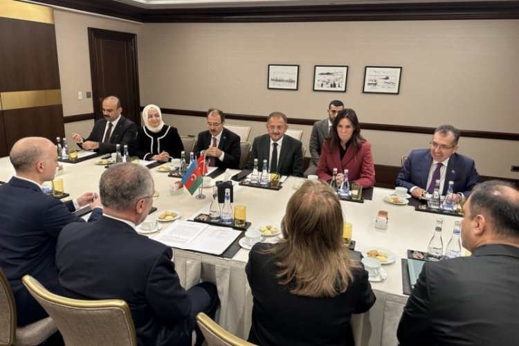 Bakan &Ouml;zhaseki, Azerbaycanlı mevkidaşı Babayev ile g&ouml;r&uuml;şt&uuml;