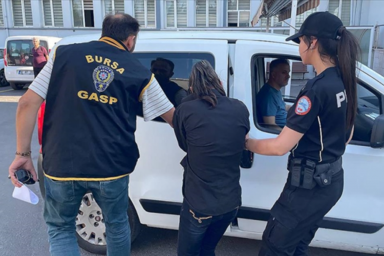 Bursa'da &ccedil;&ouml;p evde bulunan &ccedil;ocuğun teyzesi yargılanıyor, duruşma ertelendi