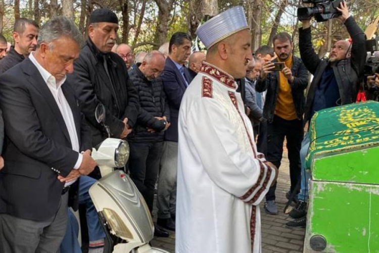 Ahmet Nur &Ccedil;ebi'nin acı g&uuml;n&uuml;