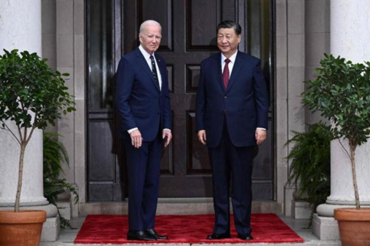 Biden ve Xi Jinping 1 yıl aranın ardından ilk kez y&uuml;z y&uuml;ze g&ouml;r&uuml;şt&uuml;