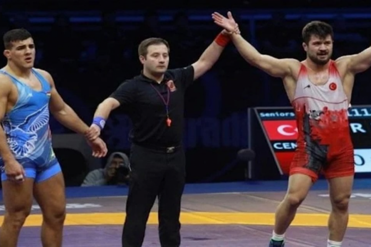 D&uuml;nya G&uuml;reş Birliği'nden g&ouml;r&uuml;lmemiş karar!