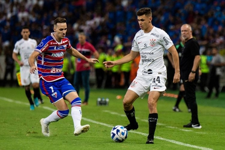 Devler transferde karşı karşıya