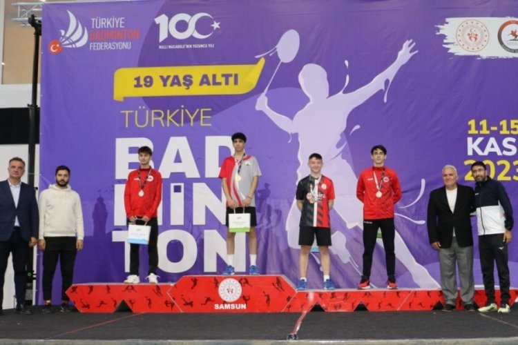 Osmangazi Belediyespor Kul&uuml;b&uuml; şampiyonluklara doymuyor