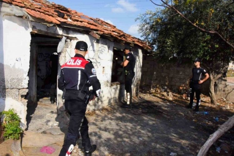 Antalya'da aranan 54 şahıs yakalandı