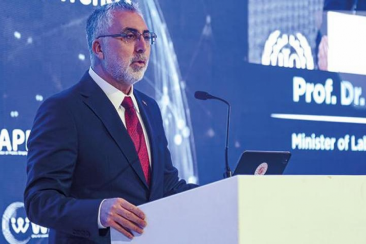 Bakan Işıkhan: Gen&ccedil;ler iş bulmakta yetişkinlere g&ouml;re daha fazla zorluk yaşıyor